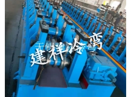 高速护栏板设备的防腐原理是在锌层的表面上将产生一层薄而致密的氧化锌层