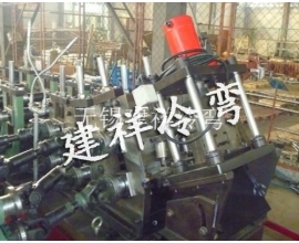 汽车防撞梁成型设备