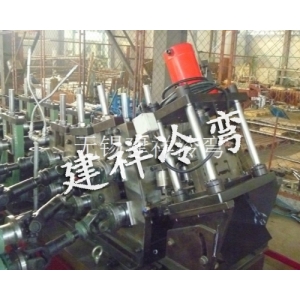 汽车防撞梁成型设备